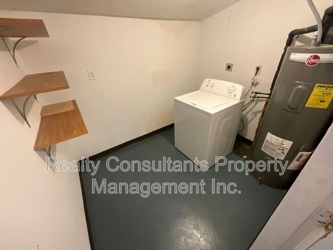 Building Photo - 2706 Wynnewood Dr