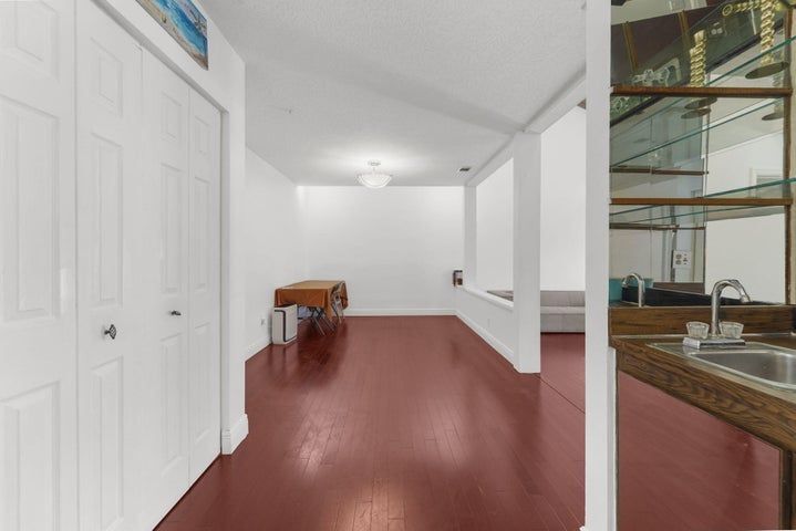 Building Photo - 7621 Sierra Terrace W