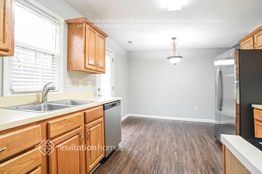 Building Photo - 507 Meadowbrook Dr