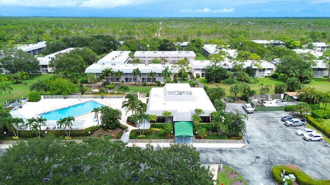 Building Photo - 18081 SE Country Club Dr