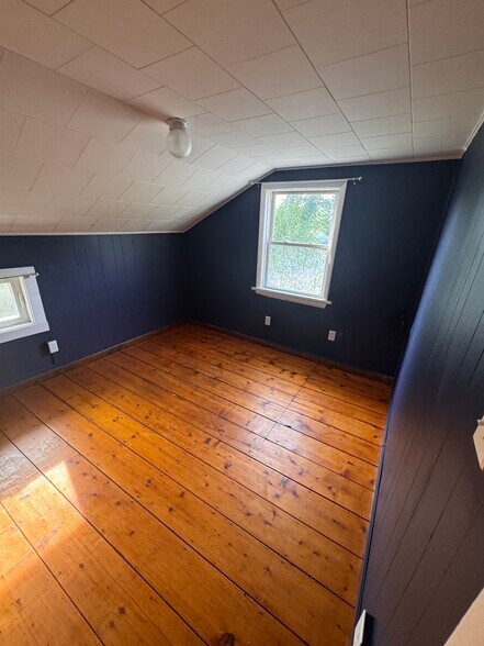 Building Photo - 203 Bedell Ave