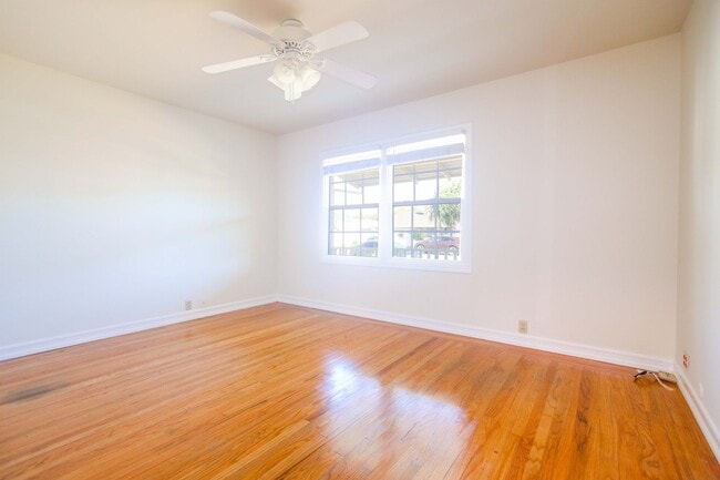 Building Photo - Charming 3 Bed, 2 bath in the East Foothills