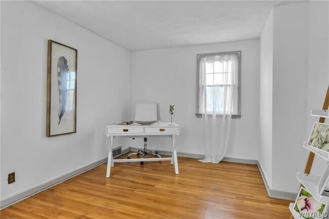 Building Photo - 226 Clearfield Dr