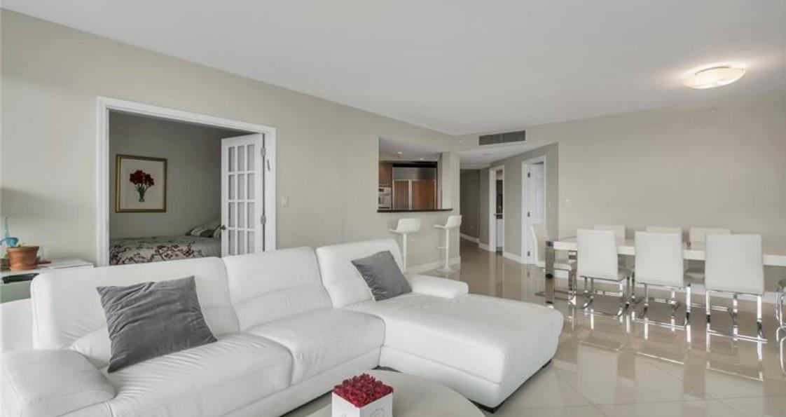 Building Photo - 9401 Collins Ave