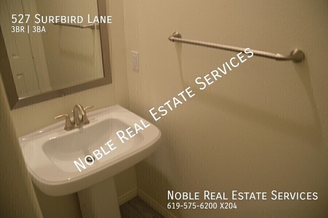 Building Photo - 527 Surfbird Ln