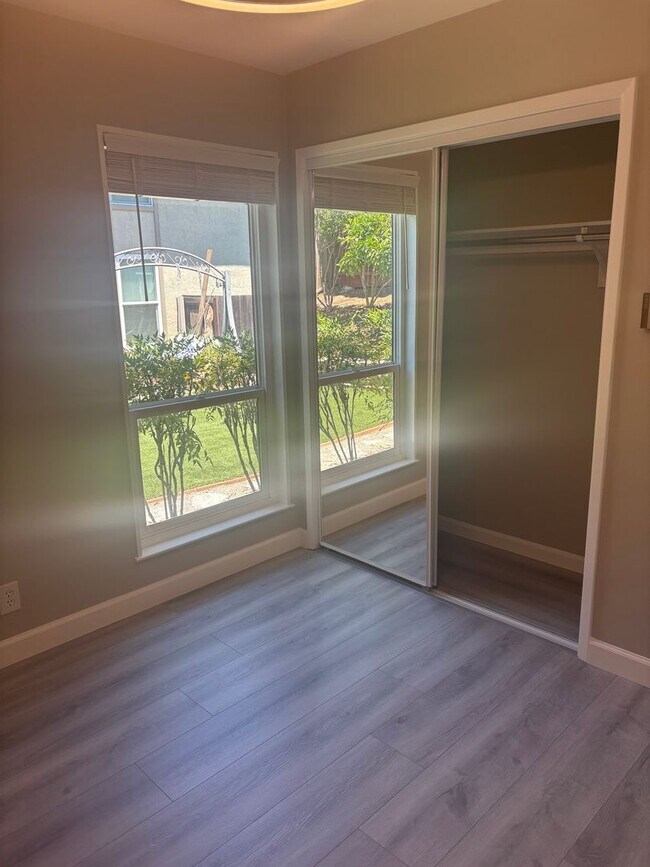 Building Photo - Completely Remodeled 3-Bedroom Beauty in P...