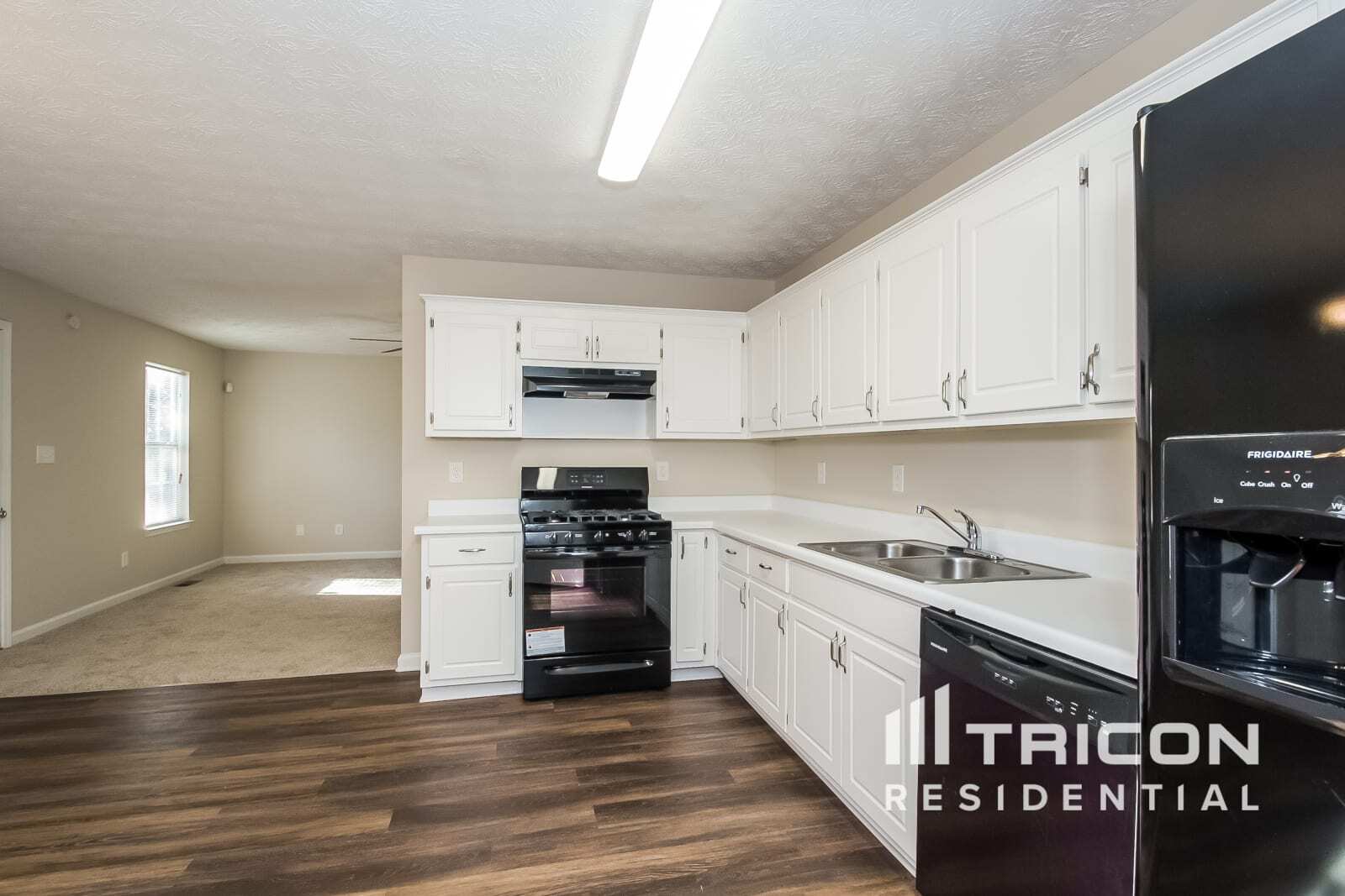 Building Photo - 325 Barr Cir