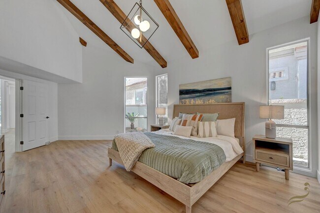 Building Photo - 3 Bedroom, 2.5 Bath Golf Course Home in Guard-Gated Canyon Gate