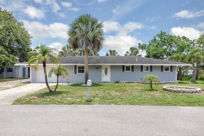 Primary Photo - 203 Parkwood Ln
