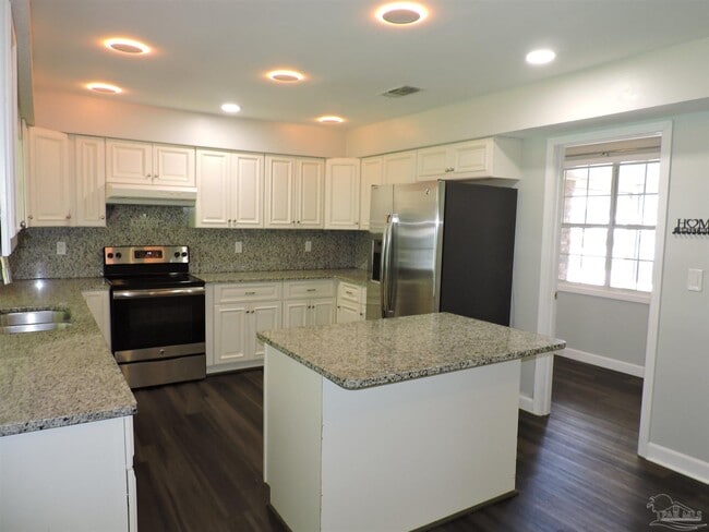 Building Photo - 7674 Old Hickory Dr