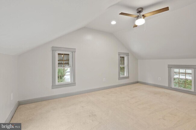 Building Photo - 3502 Buena Vista Ave