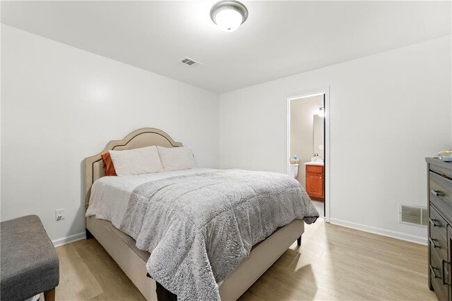 Building Photo - 1501 Glenivy