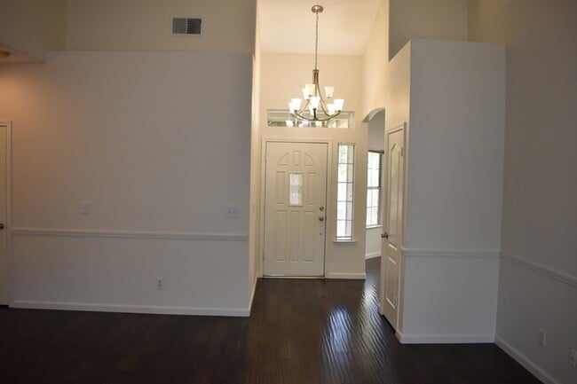 Building Photo - 1785 E Turnberry Ave