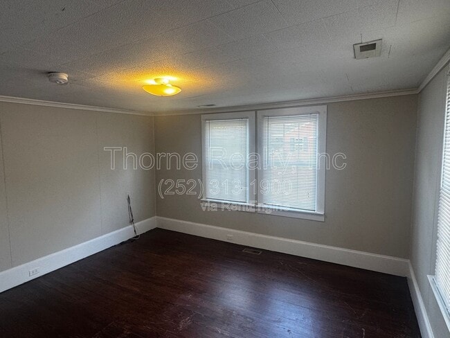 Building Photo - 1201 Evergreen Rd