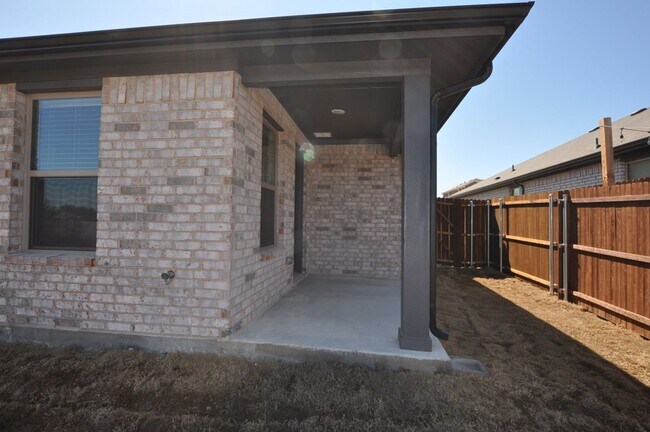 Building Photo - FOR LEASE! Charming 4 Bedroom - 2 Bathroom...
