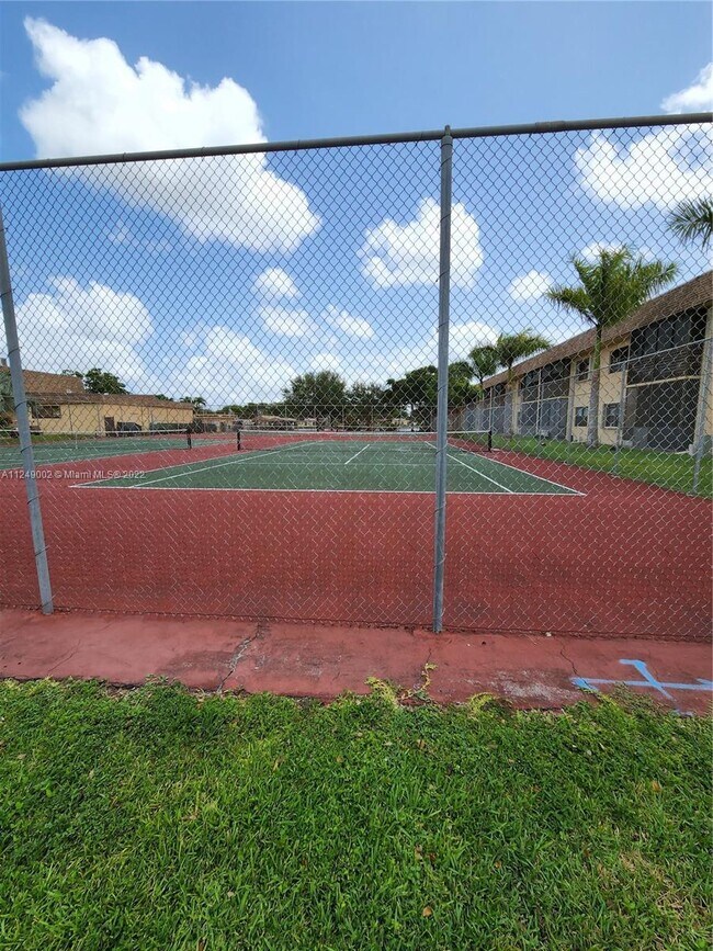 Building Photo - 300 Berkley Rd