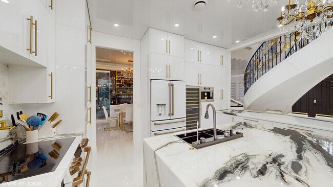 Building Photo - 377 Squire Dr