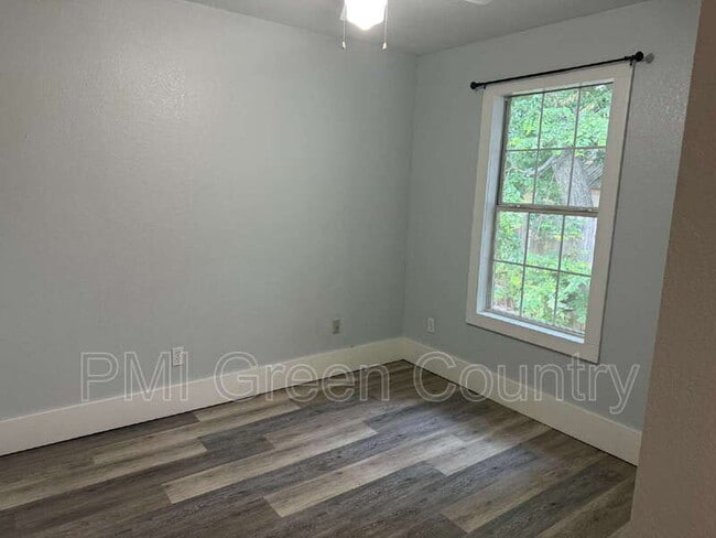 Building Photo - 1520 S Columbia Pl