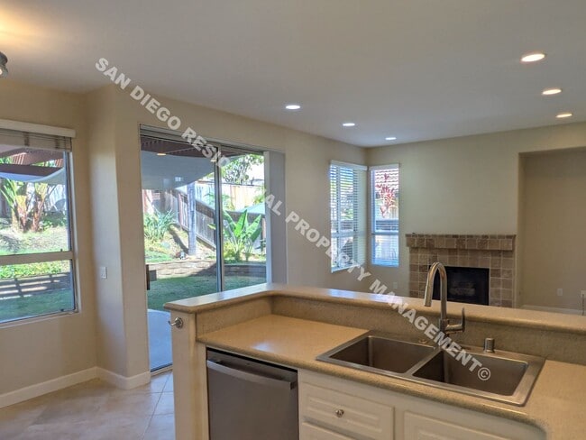 Building Photo - Gorgeous 4 Bedroom Home in Desirable Carme...
