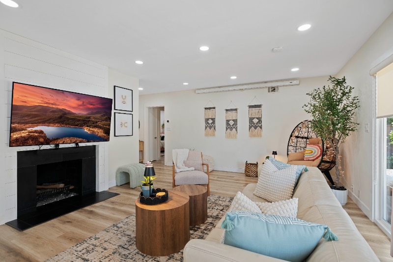 Building Photo - 1009 Catalina Ave