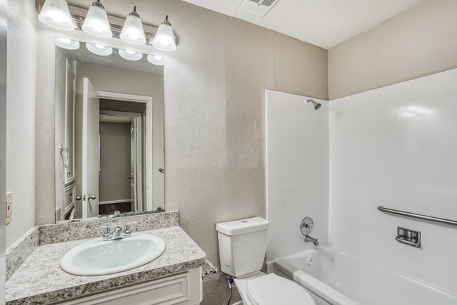Building Photo - 15022 Mulberry Meadows Dr
