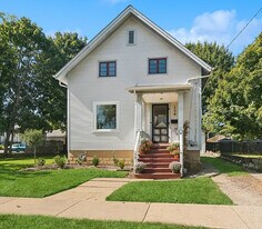 Building Photo - 114 Harrison St