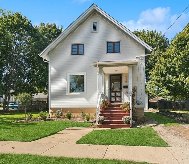 Building Photo - 114 Harrison St