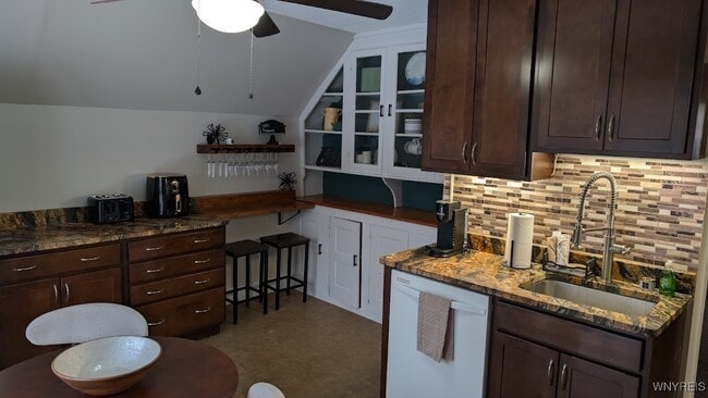 Building Photo - 166 Glen Ave