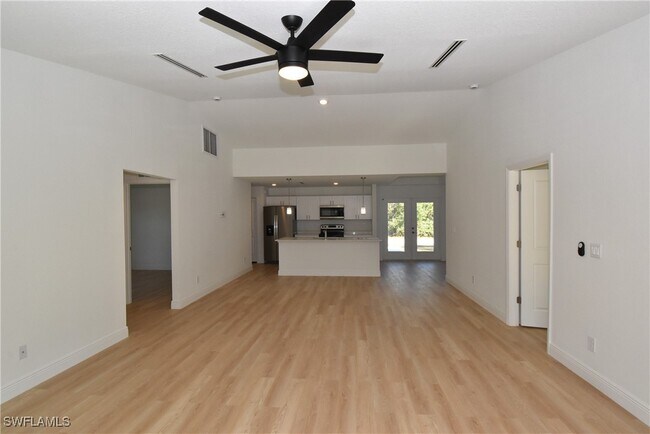 Building Photo - 5221 Mojave Ave