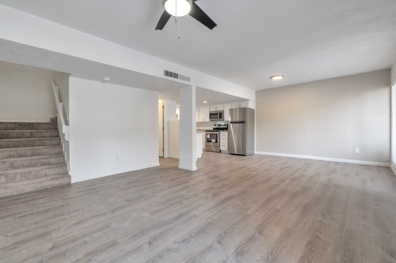 Building Photo - 1815 W Tuckey Ln