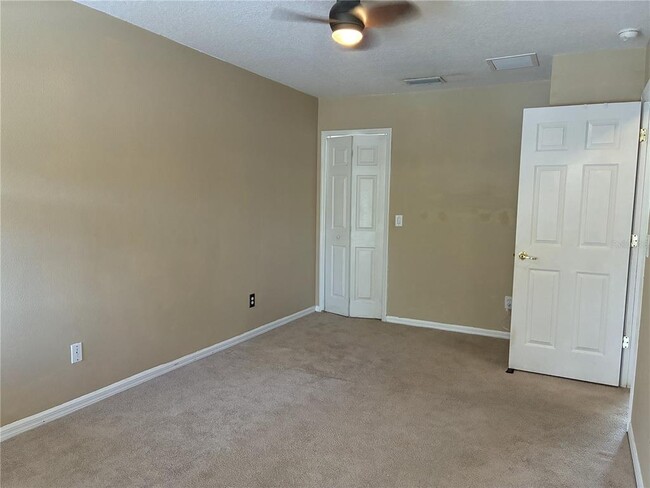 Building Photo - 2850 Retreat View Cir