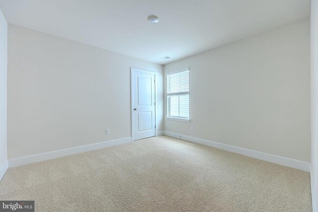 Building Photo - 115 Haida Ln