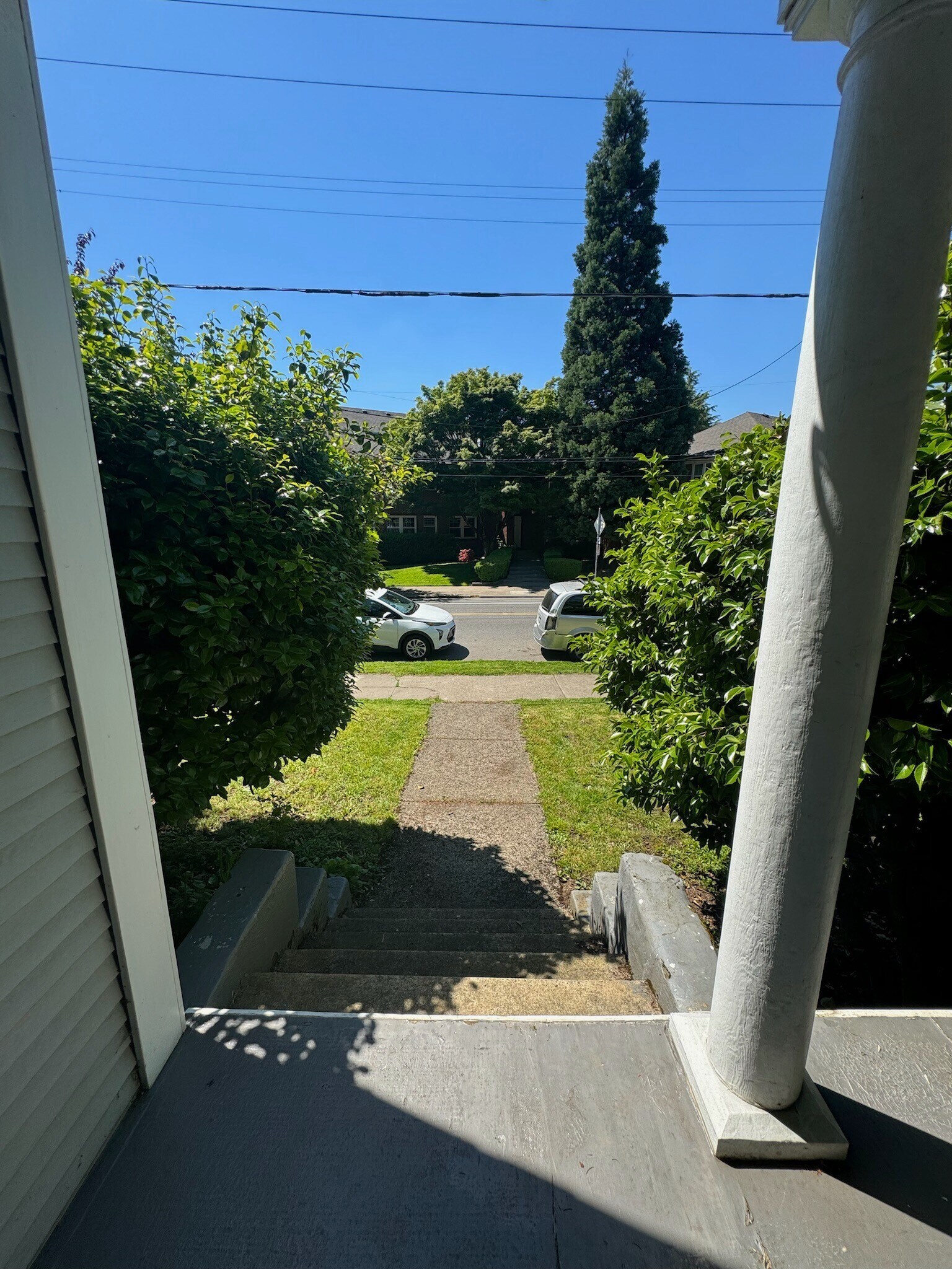 Building Photo - 634 NE 28th Ave