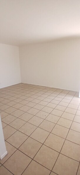 Building Photo - 2022 Castleberry Ln