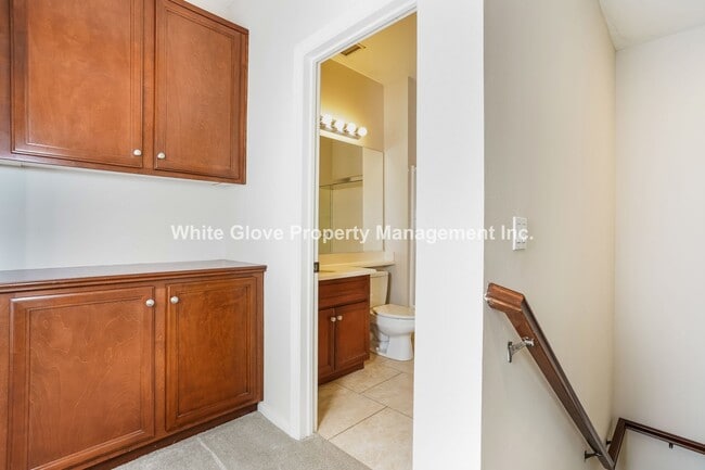 Building Photo - Charming 3-Bedroom Irvine Condo with Attached Garage and Community Amenities