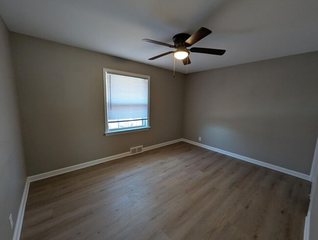 Building Photo - Updated & Upgraded