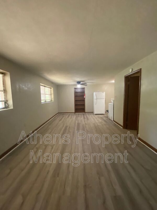 Primary Photo - 317 Springtree Rd