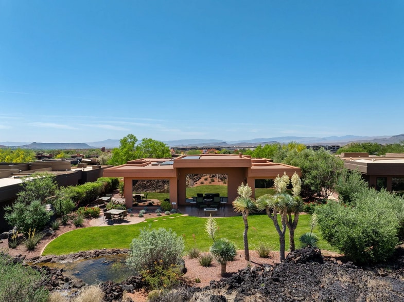 44 Gated Luxury Compound Minutes From Black Desert Tee Boxes - 1500 E Split Rock Dr