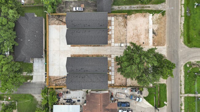 Building Photo - 422 Clinton Park St