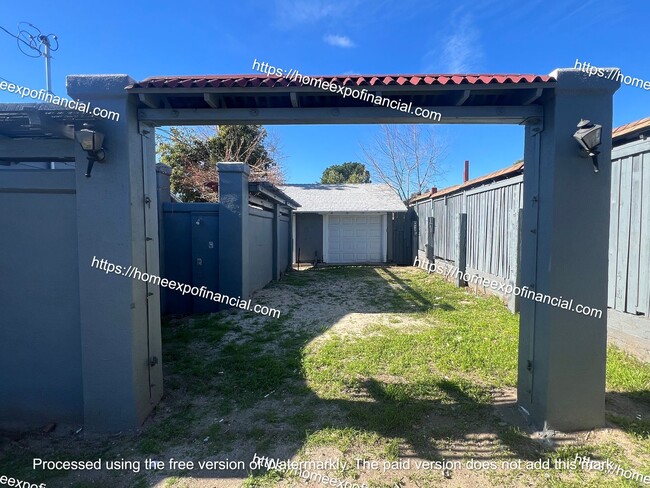 Building Photo - Nice Front House In The City Of San Bernardino
