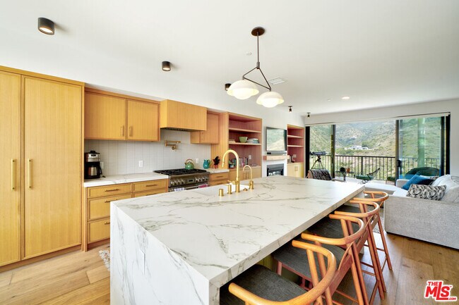 Building Photo - 6208 Tapia Dr