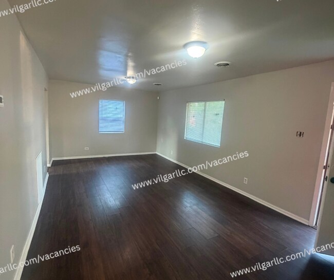Building Photo - 712 Taney St