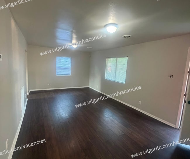 Building Photo - Very spacious • 3 Bedroom • 1 Bathroom Home.