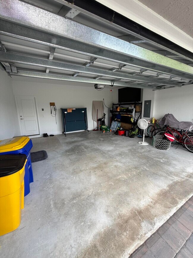 Building Photo - 1653 NE Ocean Dunes Dr