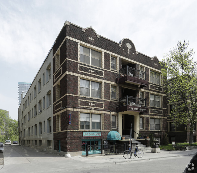 Building Photo - 218 Oak Grove St
