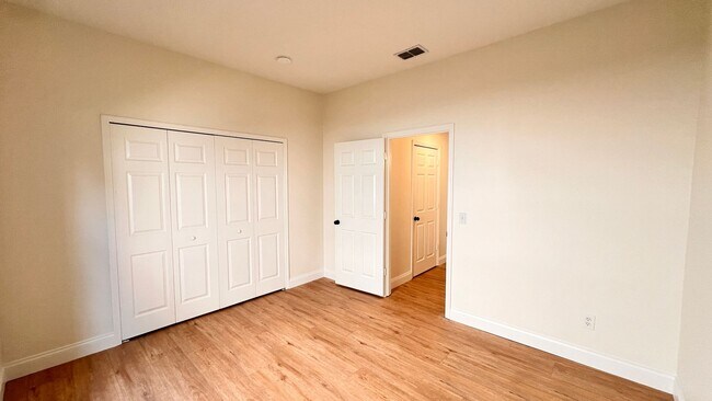 Building Photo - AWESOME 4BD/3BA in Orlando!!!