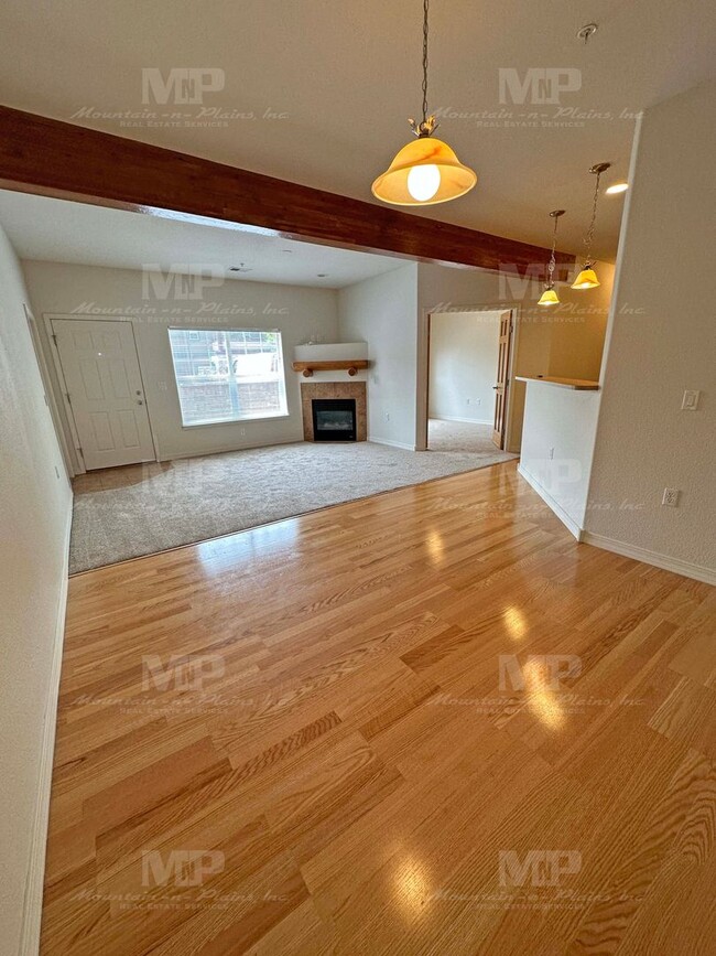 Building Photo - 5220 Boardwalk Dr