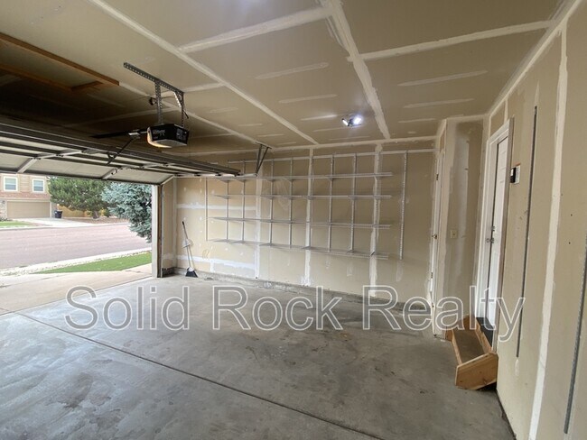 Building Photo - 2635 Leoti Dr