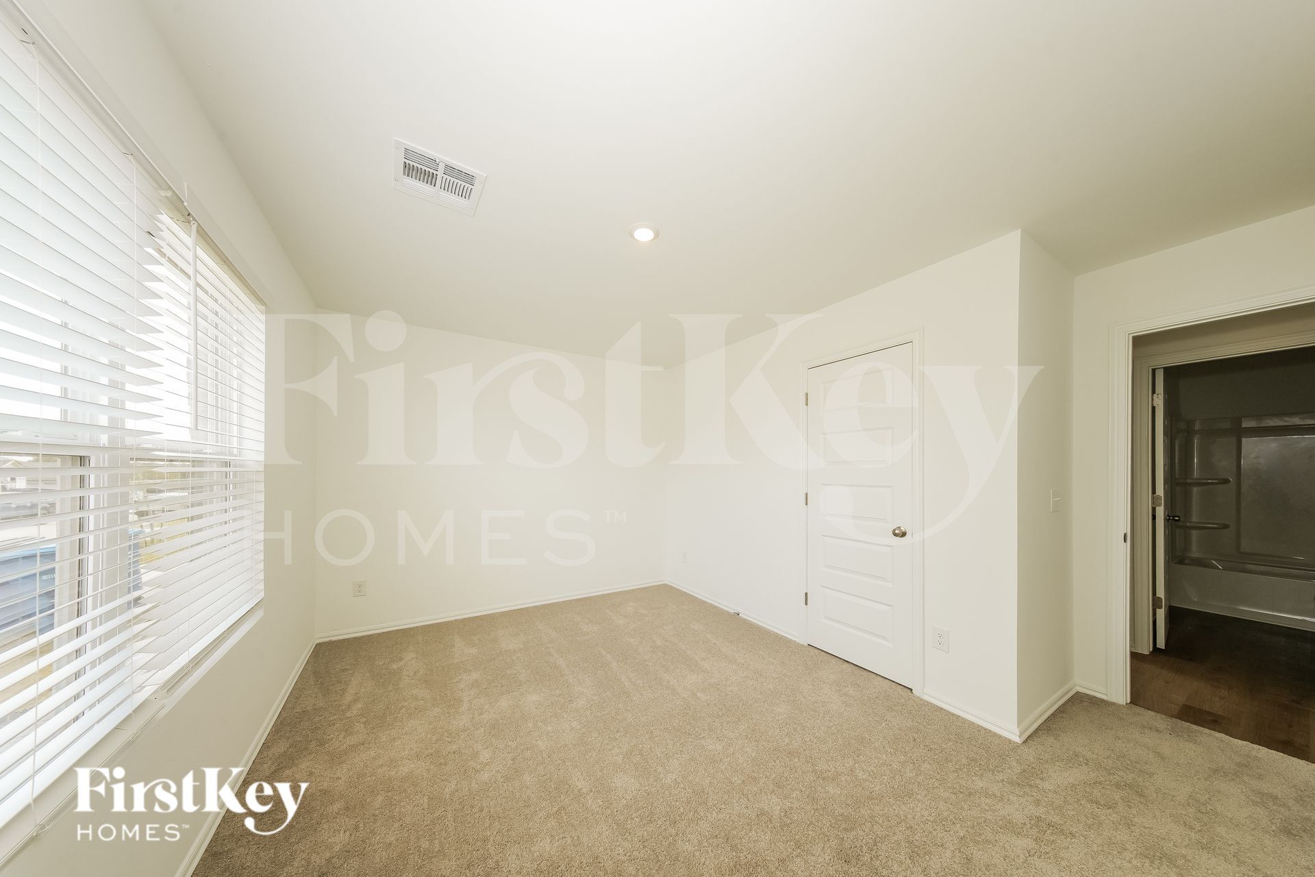 Building Photo - 437 Labelle Ln