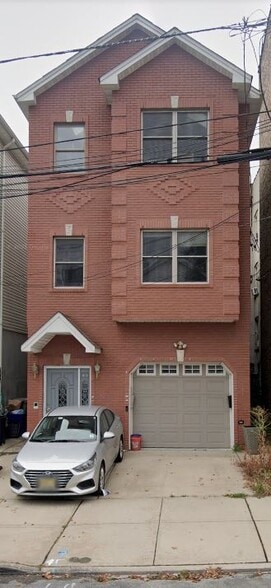 Front - 43 Ravine Ave